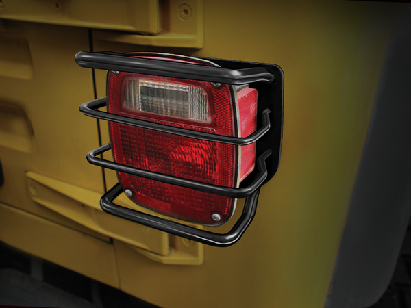 CHARGESPEED テールランプ ジャンク RUGGED RIDGE Rear Euro Tail Light Guards for 76-06 Jeep CJ