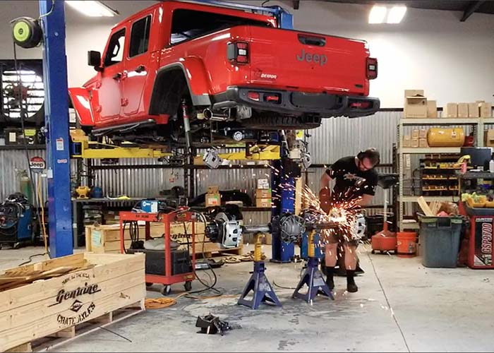 Jeep vs Ford Bronco for Off-Road Builds: Which Platform Is Better for Customization?
