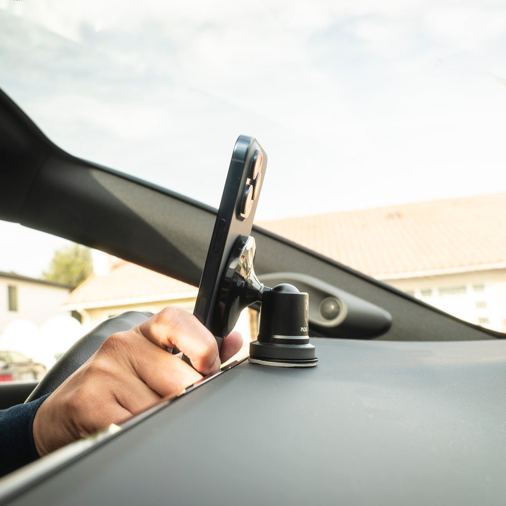 MOB ARMOR Phone Mounting and FLEX Charge 2 Wireless Charger Solution