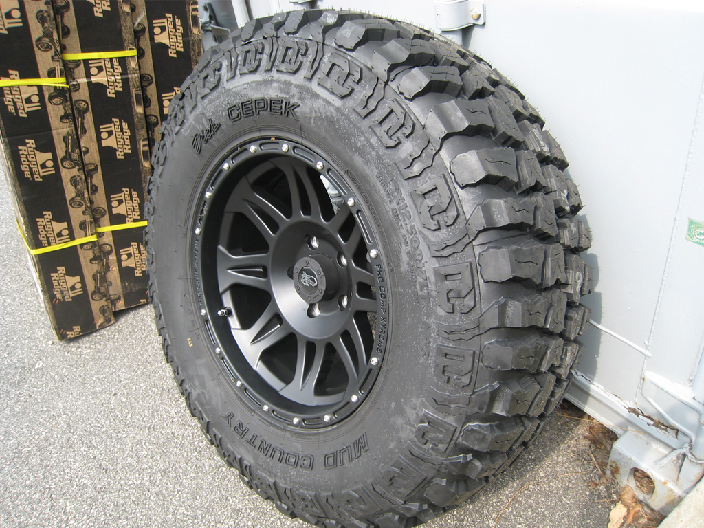 Wheel 05 Series Torq, 5 on 5, Black for 07up Jeep Wrangler